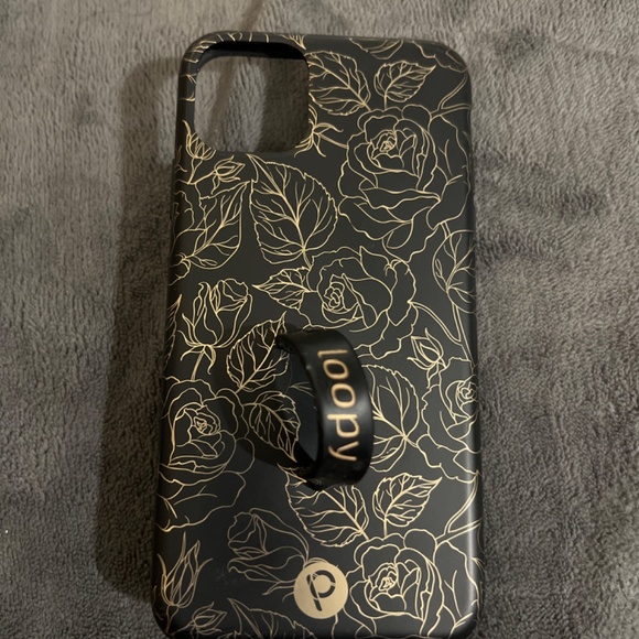 iPhone 11 Pro Max Covers - Picture 11 of 12